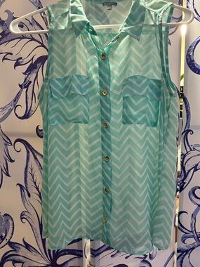 Charlotte Russe Mint Chevron Sleeveless Button-Up Blouse